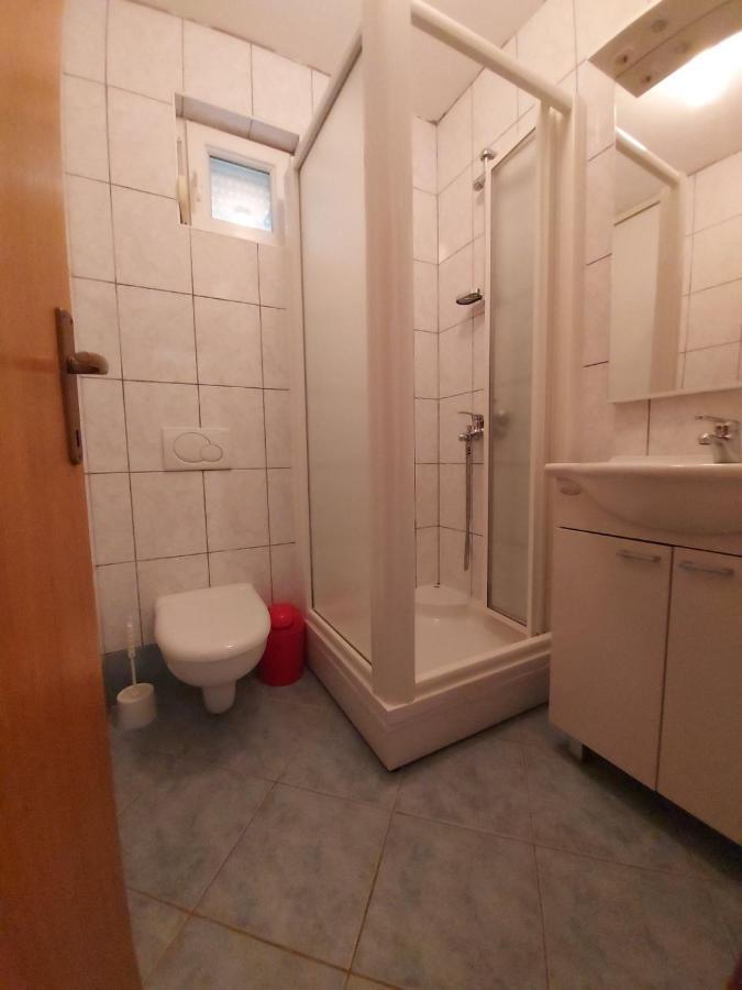 Apartment Pezic クルク エクステリア 写真